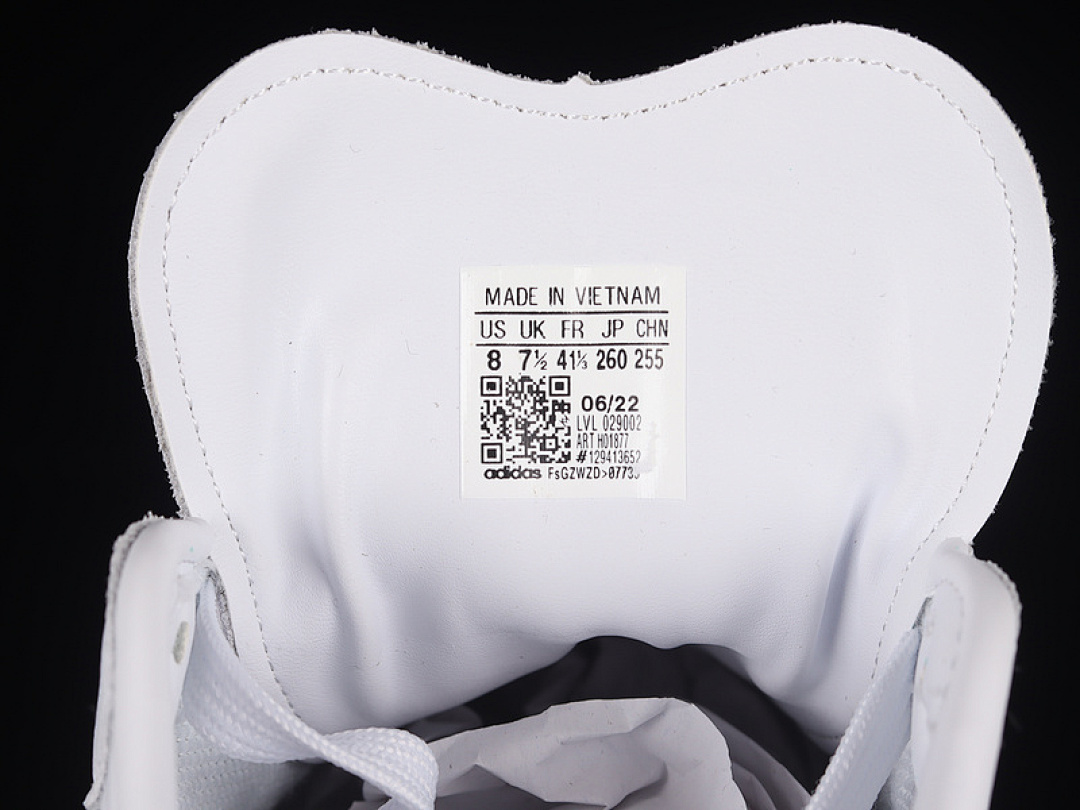 Adidas [HO1877]-[SAMBA VEGAN SHOES CLOUD WHITE/CORE BLACK/GUM]-[WOMAN:36-39]-[MAN:40-45] - Image 5