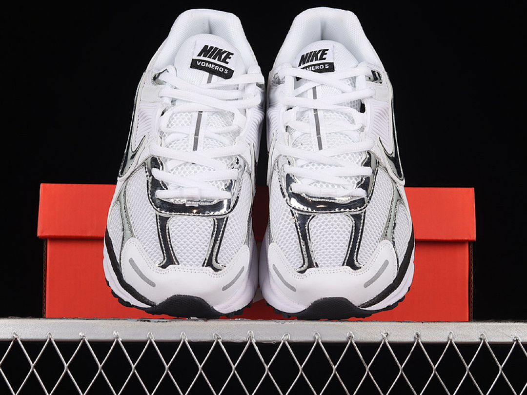 Nike [FD0884-025]-[AIR ZOOM VOMERO 5 PHOTON DUST/CHROME/GRIDIRON/SAIL]-[WOMAN:36-39]-[MAN:40-45] - Image 12