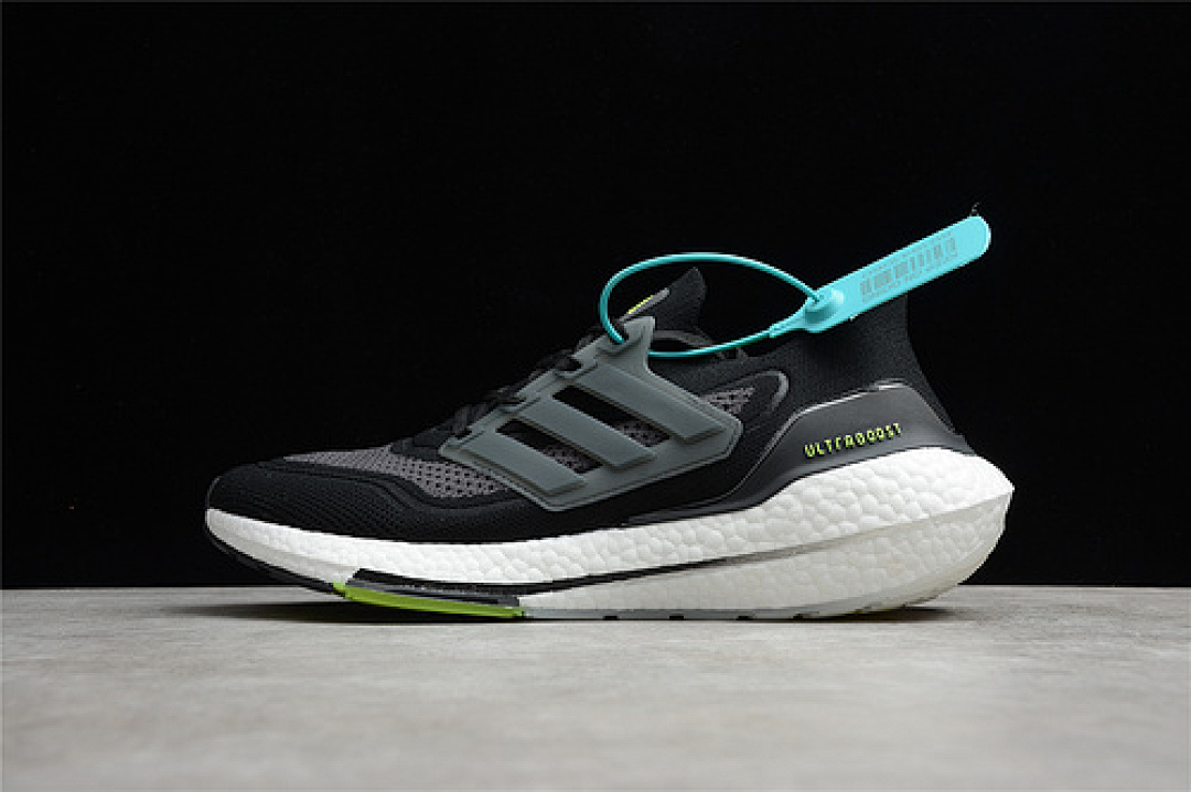 Unbranded [FY0374]-[ULTRABOOST 21 SHOES CORE BLACK/SILVER METALLIC/SOLAR YELLOW]-[UNSIEX:36-45], photo 1