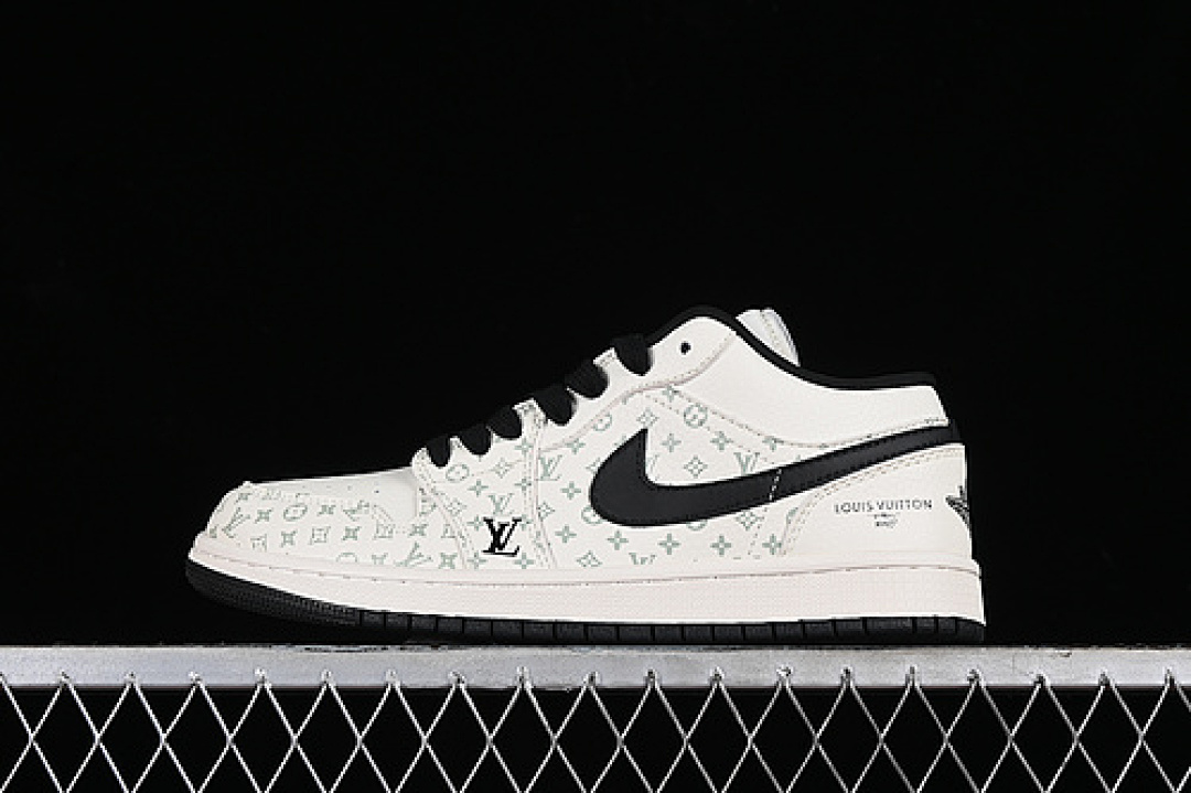 Jordan AIR Jordan 1 LOW L*V BLACK/WHITE · SJ9950-005, photo 1