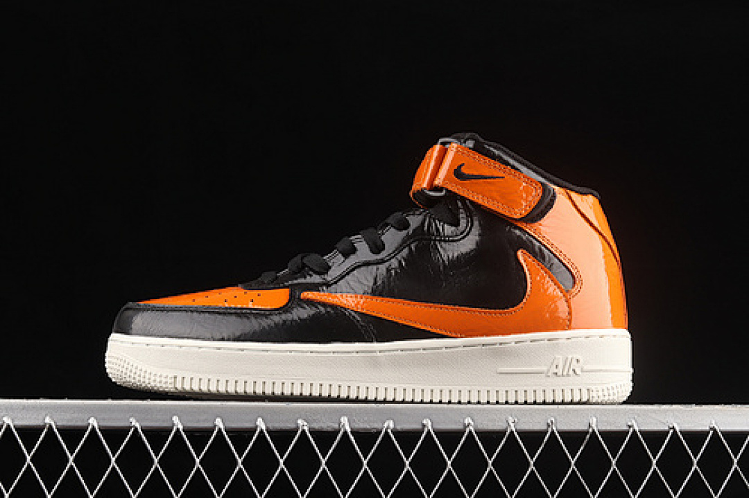 Nike Nike AIR FORCE 1 MID 07 X TRAVIS SCOTT BLACK/ORANGE/WHITE · 804609-188, photo 1