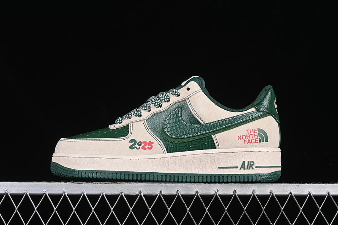 Nike [DM6688-015]-[AIR FORCE 1 07 LOW GREEN/BEIGE]-[WOMAN:36-39]-[MAN:40-45], photo 1
