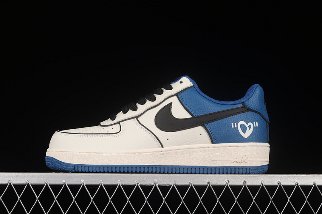 Nike [AL2236-300]-[AIR FORCE 1 LOW DAREDEVIL WHITE/ROYAL BLUE/BLACK]-[WOMAN:36-39]-[MAN:40-45], photo 1