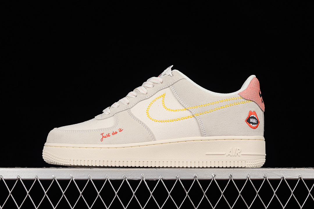 Nike Nike AIR FORCE 1 LOW 07 WHITE/SAIL-BLEACHED CORAL-SOLAR FLARE · DQ7656-100, photo 1