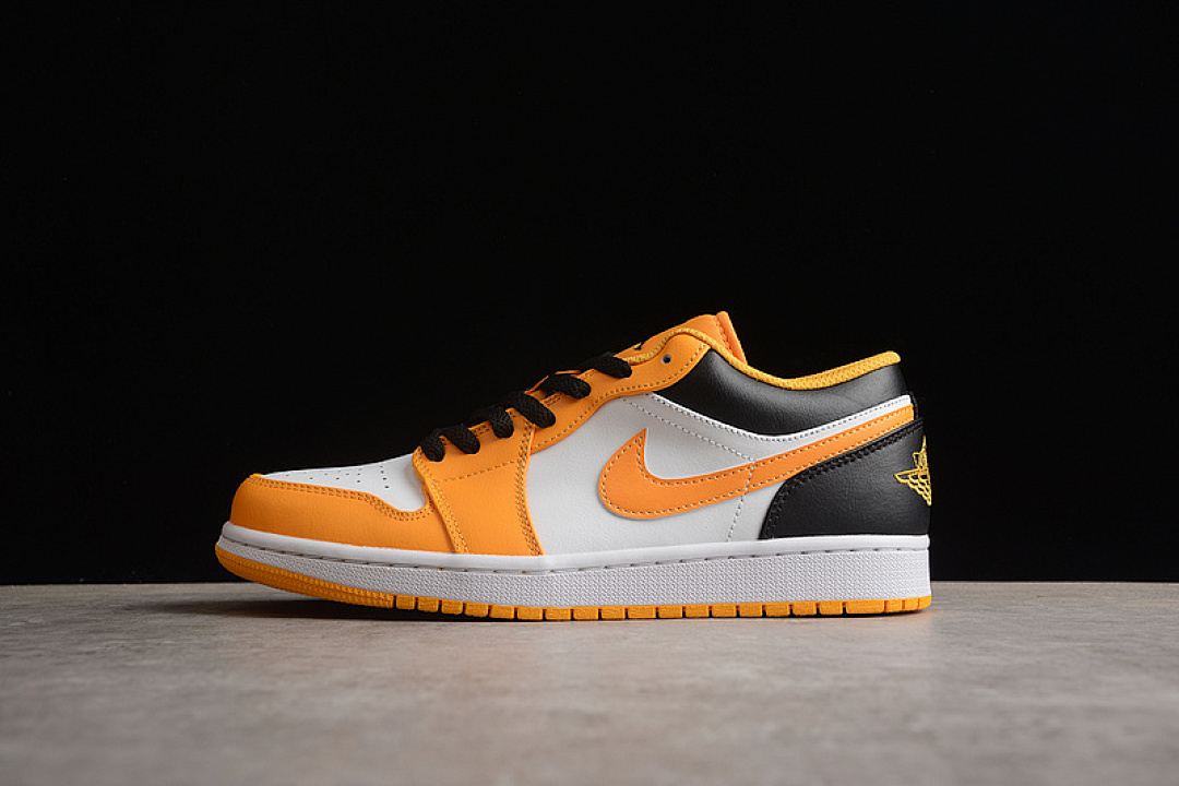 Jordan [553558-701]-[CJ AIR JORDAN 1 LOW TAXI/BLACK-WHITE]-[WOMAN:35.5-39]-[MAN:40-45], photo 1