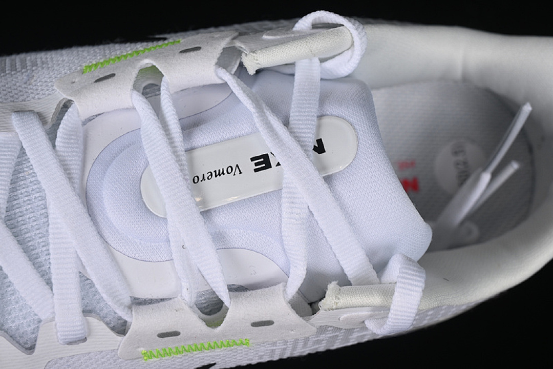 Nike [HF4914-100]-[AIR ZOOM VOMERO 17 WHITE/BRIGHT CRIMSON/VOLT/BLACK]-[MAN:39-46] - Image 10