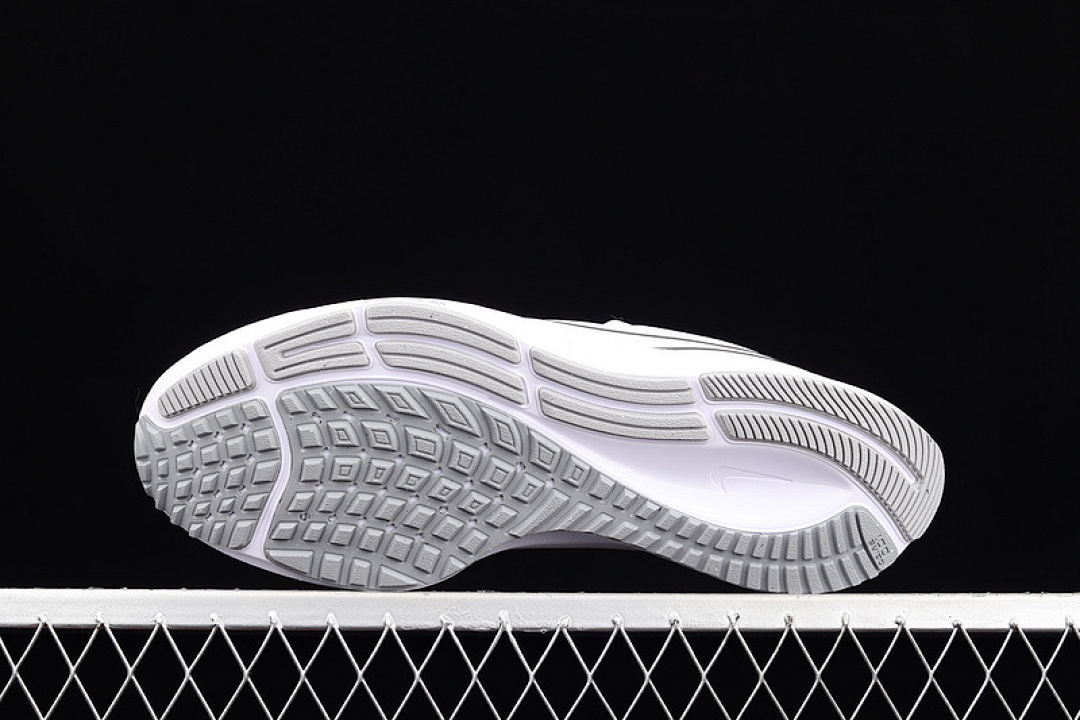 Nike [CW7358-100]-[AIR ZOOM PEGASUS 38 WHITE/PURE PLATINUM/WOLF GREY/METALLIC SILVER]-[UNISEX:36-45] - Image 15