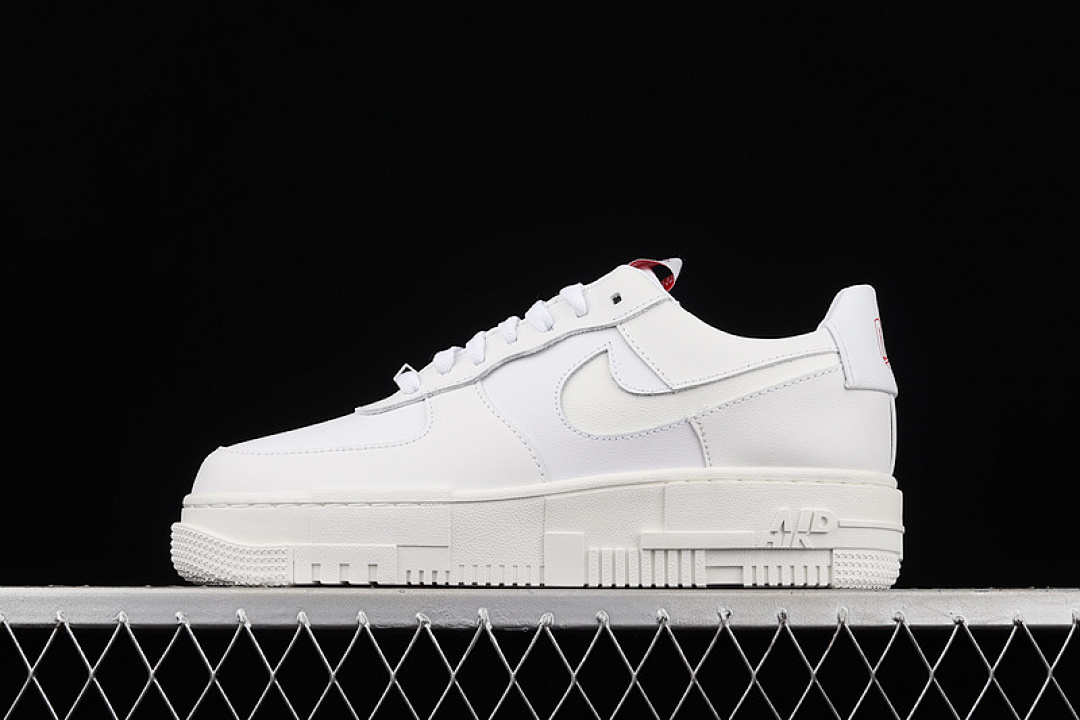 Nike Nike AIR FORCE 1 PIXEL WHITE/BEIGE/RED · DK6649-105, photo 1