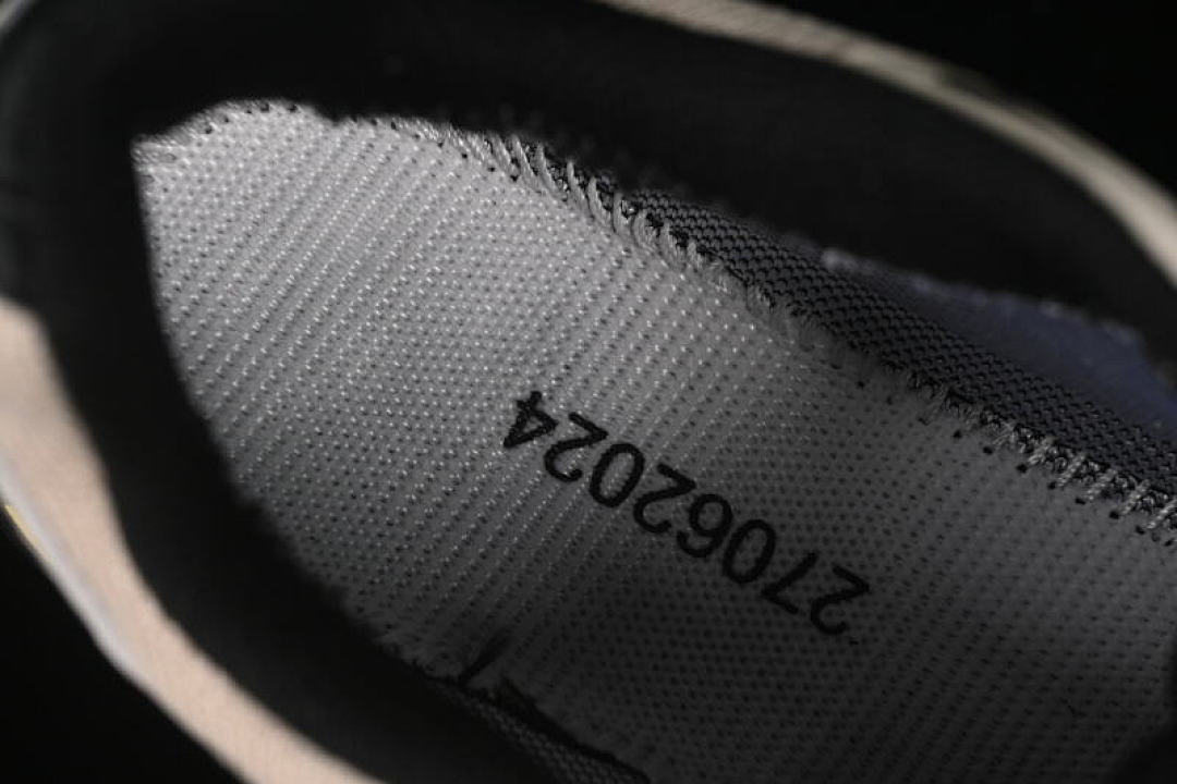 On Running [477810-23]-[XT-QUEST GTX BLACK/YELLOW/WHITE/GREY]-[WOMAN:36-39]-[MAN:40-45] - Image 4