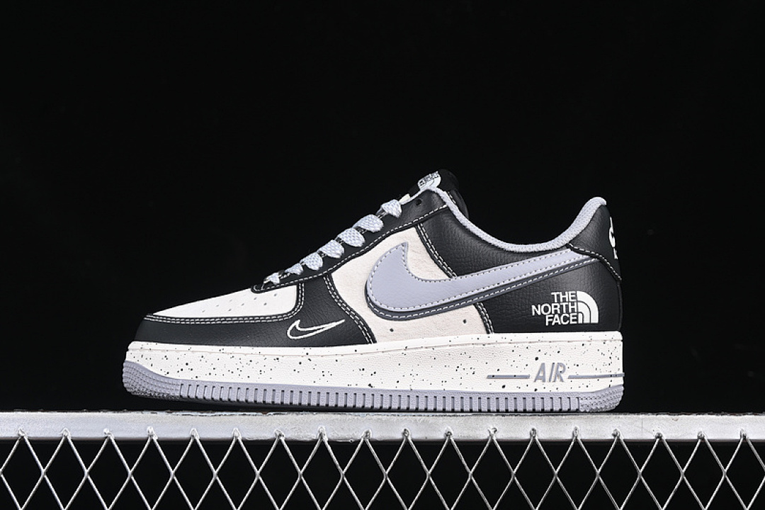 Nike [DM6688-020]-[AIR FORCE 1 07 LOW WHITE/GREY/BLACK]-[WOMAN:36-39]-[MAN:40-45] - Image 2