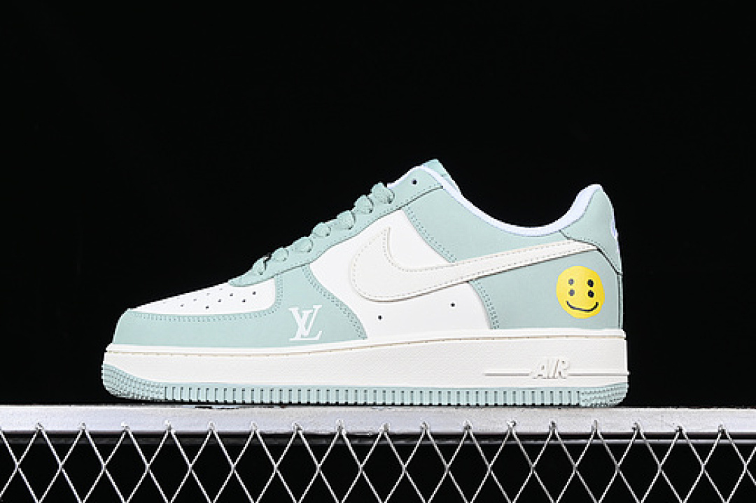 Nike [BS9055-612]-[AIR FORCE 1 07 LOW WHITE/GREEN]-[WOMAN:36-39]-[MAN:40-45], photo 1