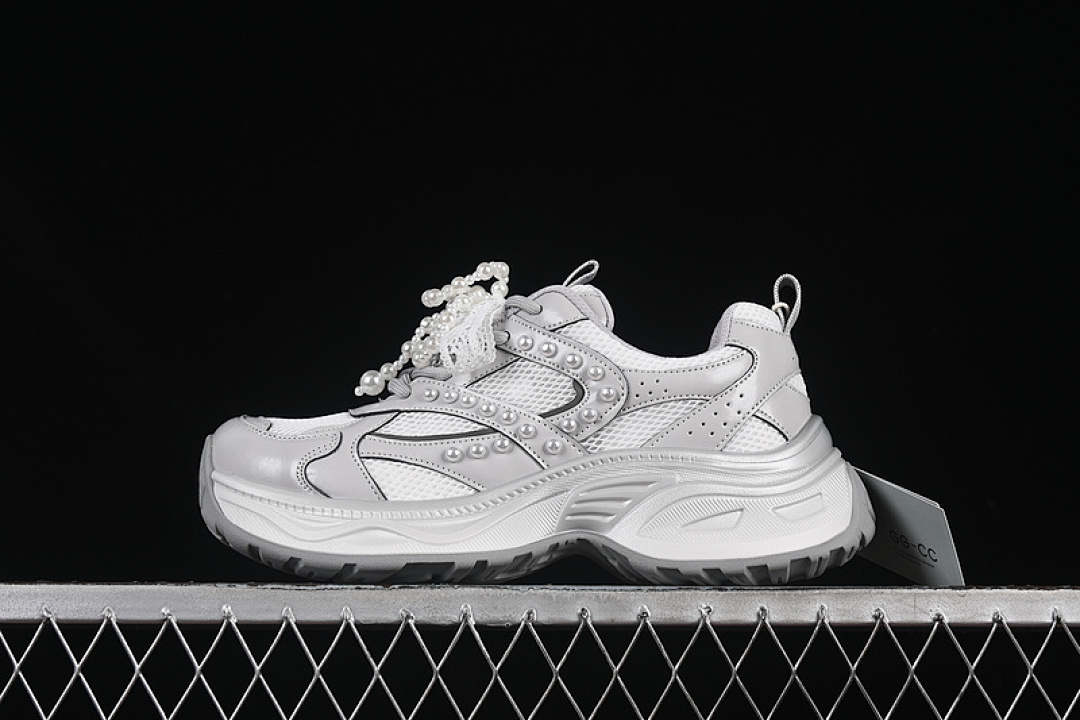 Unbranded [250310]-[GG-CC WHITE/SILVER]-[WOMAN:35-40], photo 1