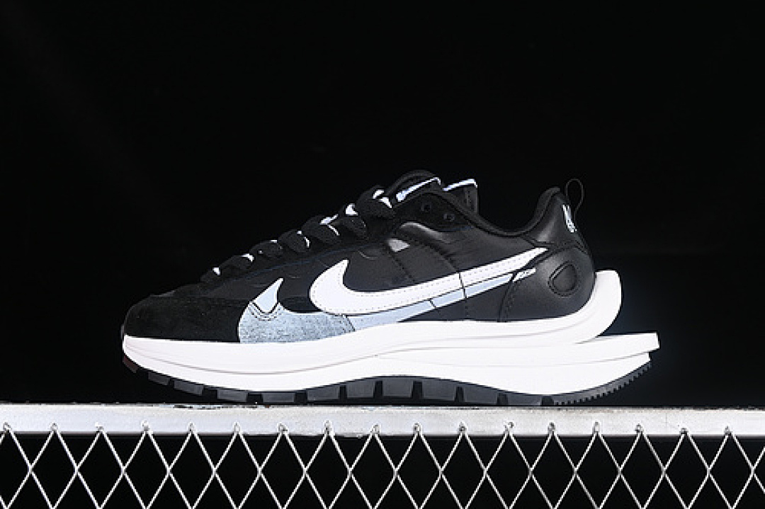 Sacai Sacai VAPORWAFFLE 3.0 WHITE/BLACK · DD1875-011, photo 1