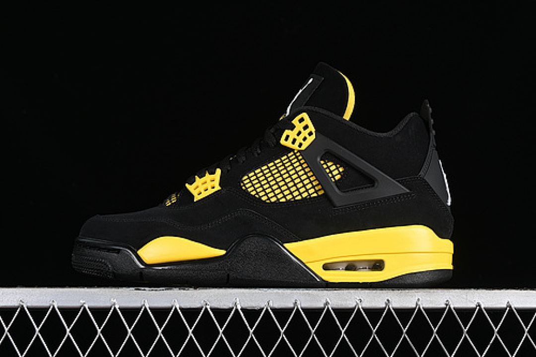 Jordan [DH6927-017]-[AIR JORDAN 4 RETRO THUNDER BLACK/TOUR YELLOW]-[WOMAN:36-39]-[MAN:40-48.5], photo 1