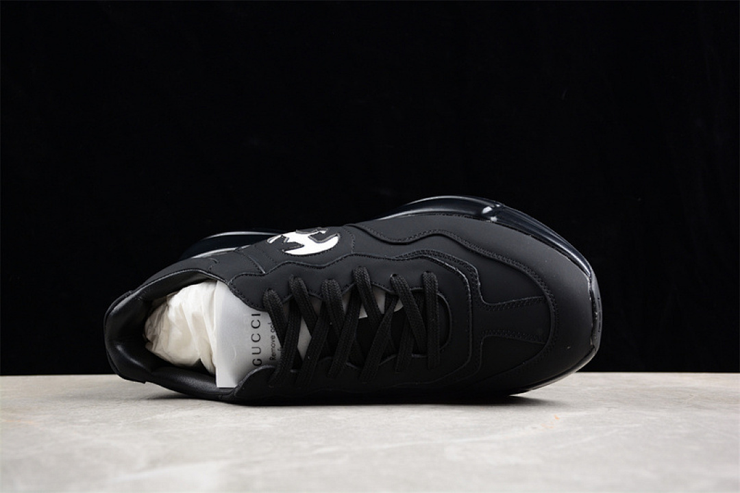 On Running [GU*CCI BLACK/WHITE]-[WOMAN:35-39]-[MAN:40-45] - Image 12