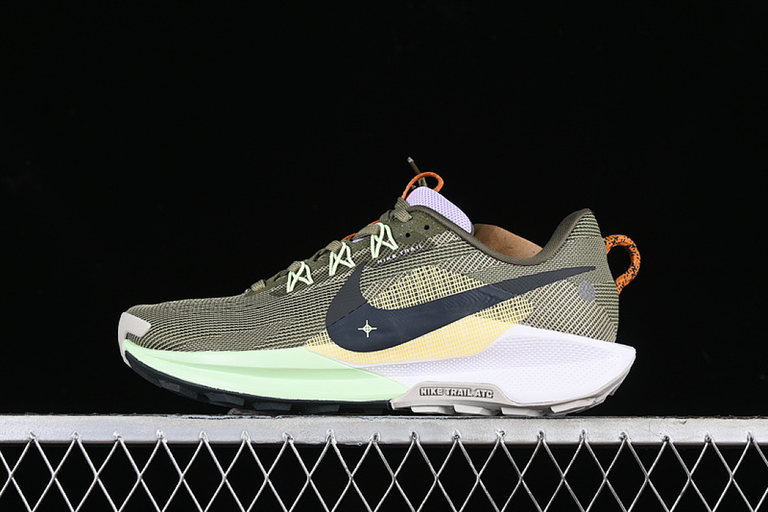 Nike [DV3864-200]-[PEGASUS TRAIL 5 MEDIUM OLIVE/NEUTRAL OLIVE/VAPOUR GREEN/ANTHRACITE][UNISEX:36-46] - Image 2