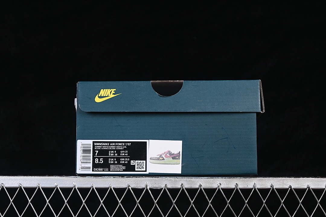 Nike [DX2697-111]-[AIR FORCE 1 07 LOW WHITE/BLACK/RED/GOLD]-[WOMAN:36-39]-[MAN:40-45] - Image 12