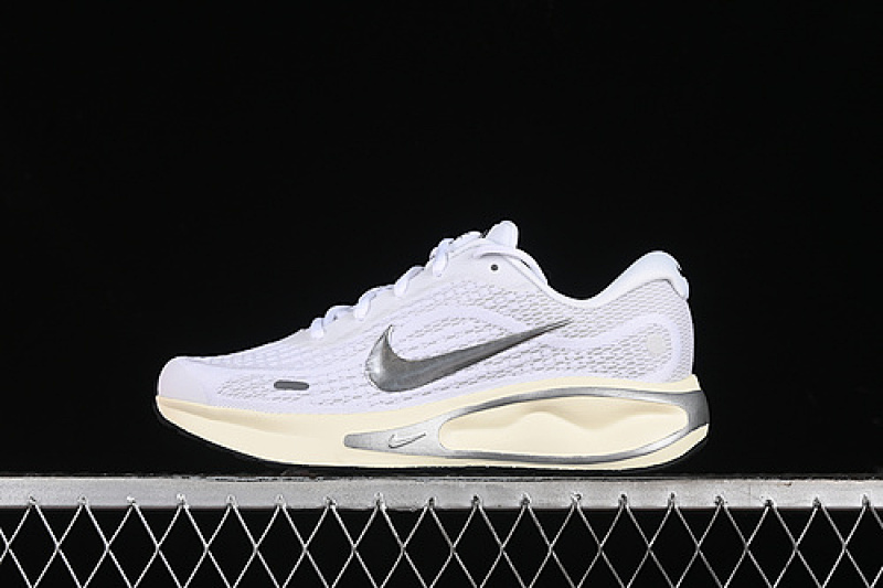 JOURNEY RUN 2024 WHITE/PLATINUM TINT/COCONUT MILK/METALLIC SILVER · FJ7765-104, photo 1