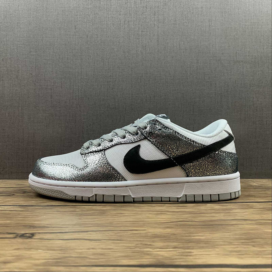 Nike SB DUNK LOW SHIMMER BLACK/WHITE/SILVER · DO5882-001, photo 1