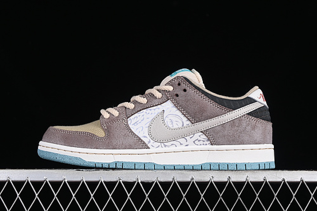 Nike SB DUNK LOW BIG MONEY SAVINGS BAROQUE BROWN/SUMMIT WHITE-SANDDRIFT-DARK SMOKE · FZ3129-200, photo 1