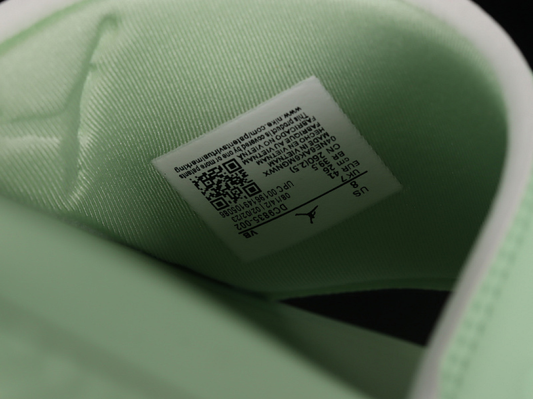 Jordan [DC9835-002]-[AIR JORDAN PLAY SLIDE SEAFOAM/PHOTON DUST/BLACK]-[WOMAN:36-39]-[MAN:40-45] - Image 10