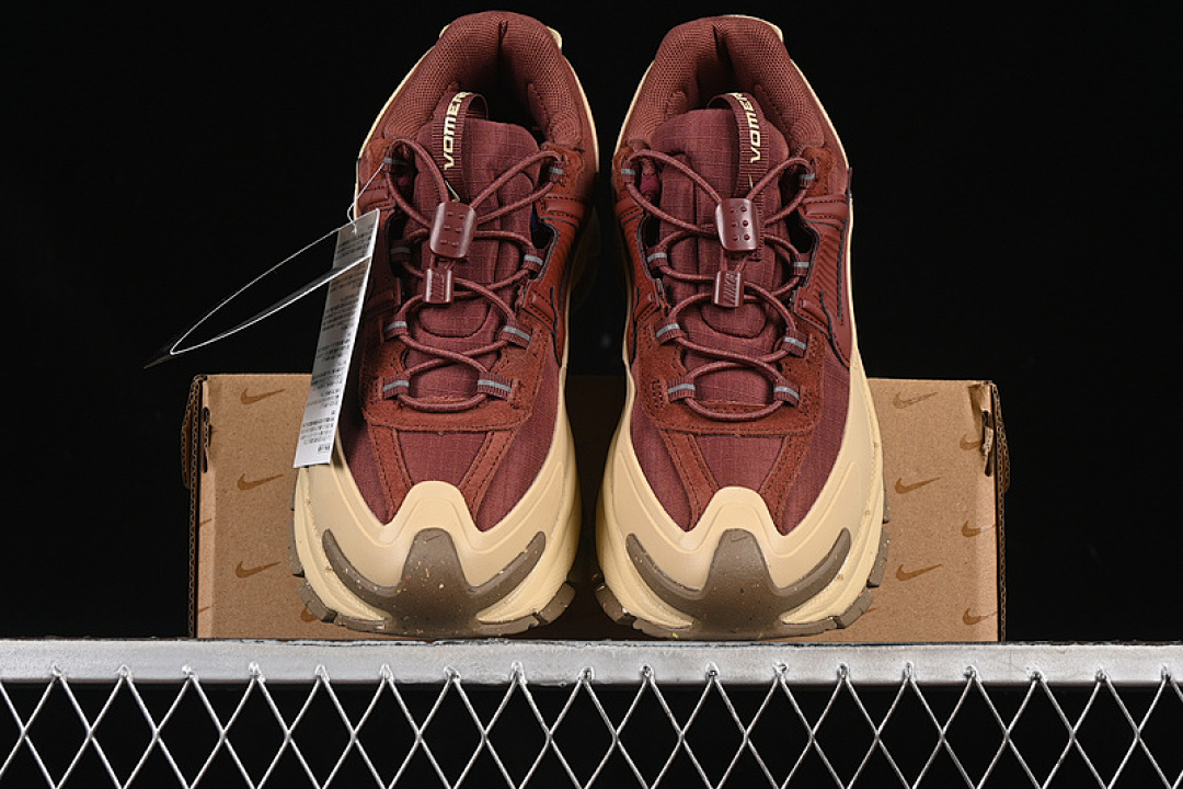 Nike [HQ2181-700]-[ZOOM VOMERO ROAM TEAM RED/TEAM GOLD/GUM BROWN]-[WOMAN:36-39]-[MAN:40-45] - Image 13