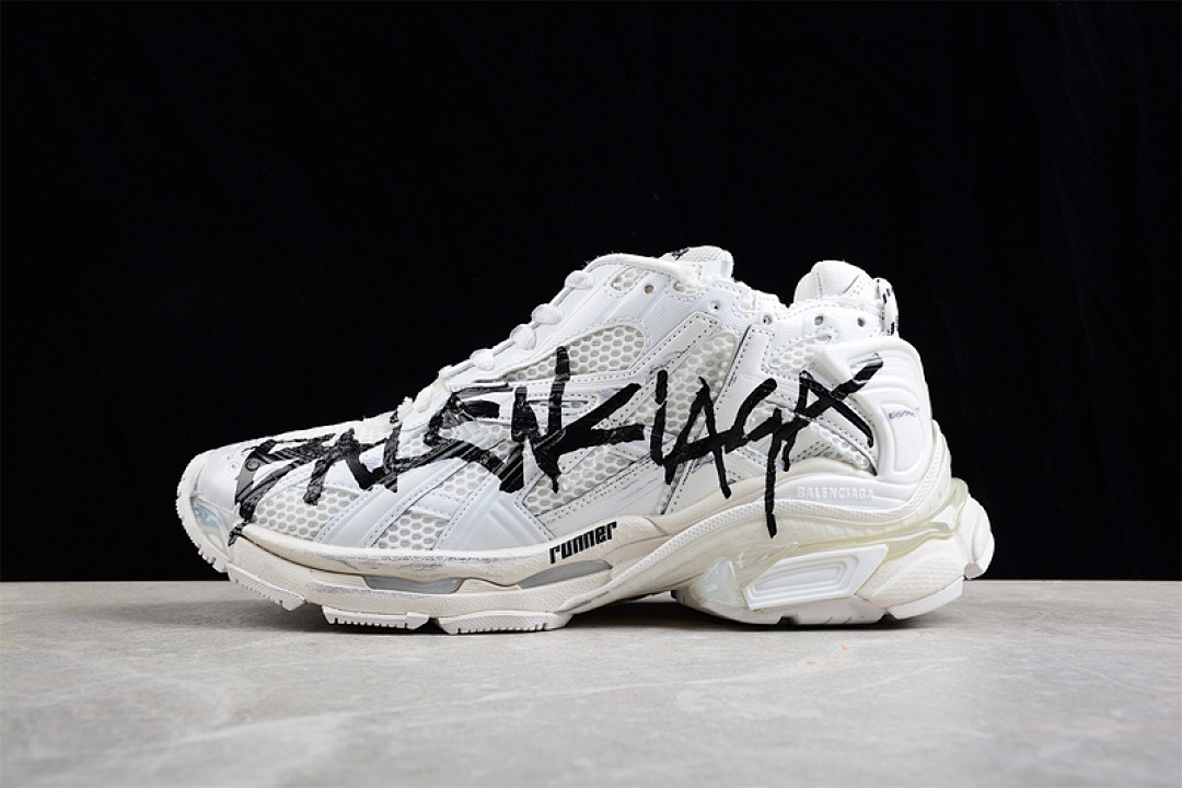 Kith [W3RBQ9010]-[BA*LEN*CIAGA RUNNER KITH FOUR.COLOR 7.0 WHITE/WHITE/BLACK]-[UNISEX:35-46], photo 1