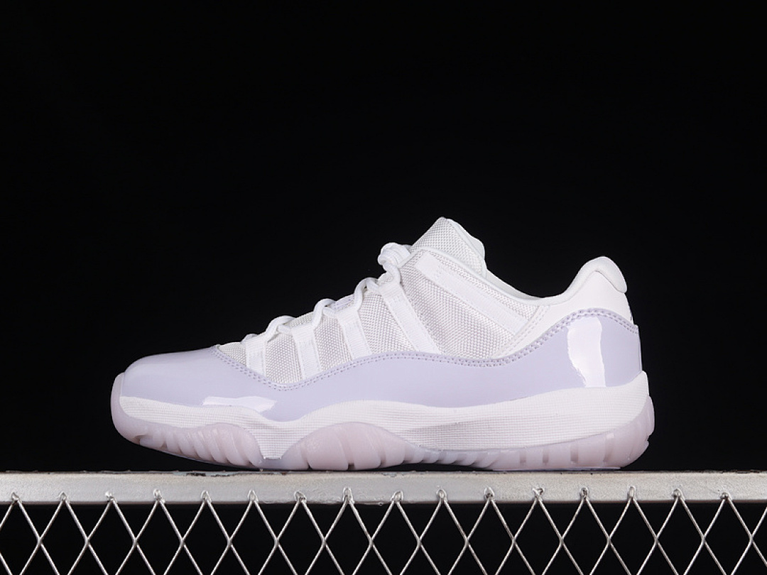 Jordan [AH7860-101]-[AIR JORDAN 11 RETRO LOW WHITE/PURE VIOLET/WHITE]-[WOMAN:36-39]-[MAN:40-47.5], photo 1
