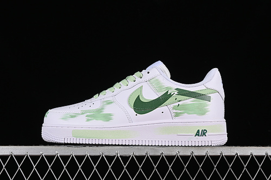 Nike [CW2288-111]-[AIR FORCE 1 07 LOW WHITE/GREEN]-[WOMAN:36-39]-[MAN:40-45], photo 1
