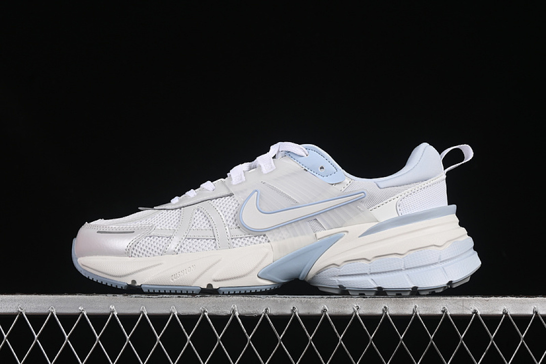 Unbranded [FD0736-009]-[V2K RUNTEKK RUN PLATINUM TINT/SUMMIT WHITE/LIGHT SMOKE GREY/PLATINUM TINT][36-45], photo 1