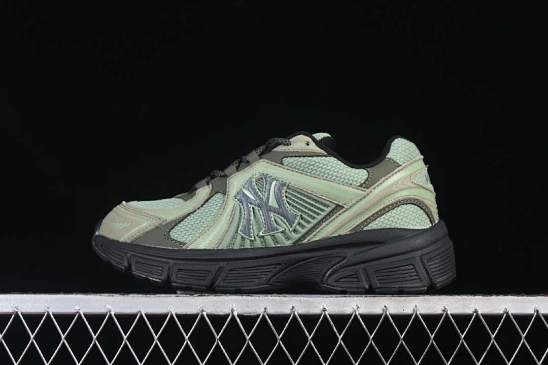 TROPHY RUNNER GREEN/BLACK · 3ARNR025N50KAM, photo 1