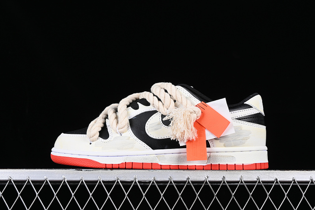 Nike DUNK LOW WHITE/UNIVERSITY RED/BLACK · FD9762-061, photo 1