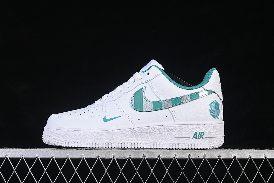 Nike Nike AIR FORCE 1 07 LOW WHITE/GREEN · CW2288-111, photo 1