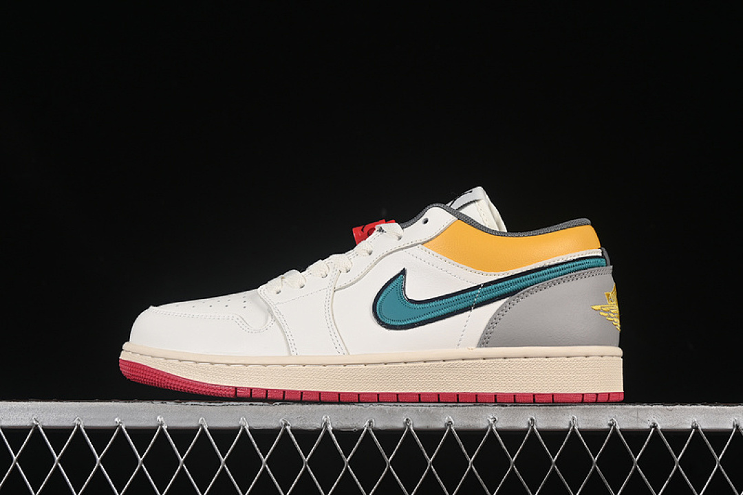 Jordan AIR Jordan 1 LOW SAIL/CASHMERE/COLLEGE GREY/BRAVE BLUE · HV4511-133, photo 1