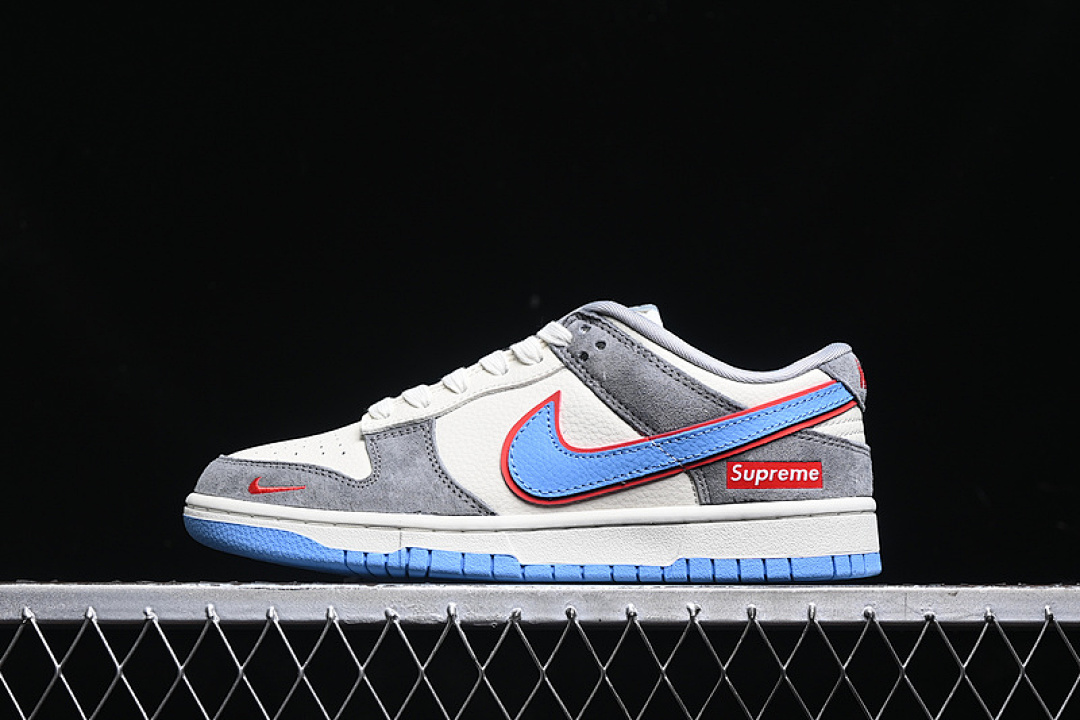 Supreme [KK1333-010]-[SB DUNK LOW SUPREME WHITE/BLUE/RED/GREY]-[WOMAN:36-39]-[MAN:40-45], photo 1