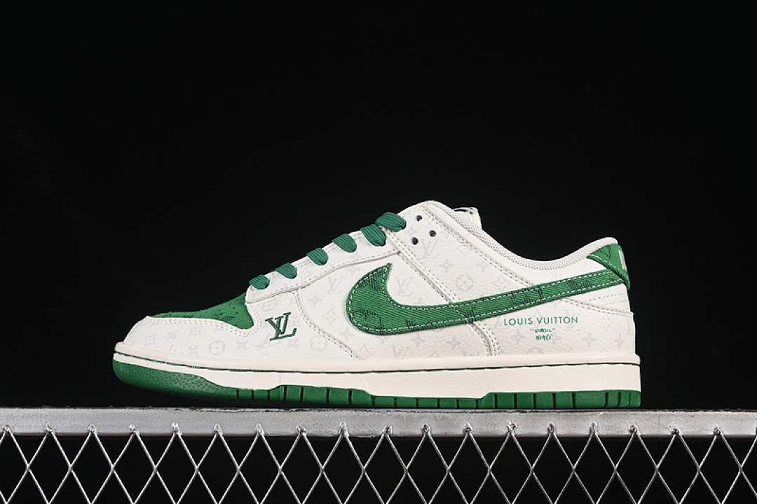 Louis Vuitton Nike SB DUNK LOW LV WHITE/GREEN · SC9772-805, photo 1