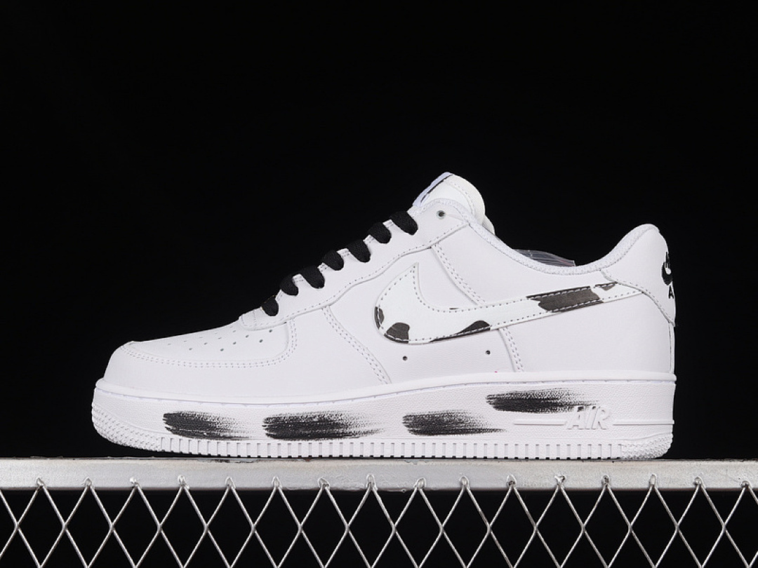Nike [DE0023-001]-[AIR FORCE 1 LOW 07 WHITE/WHITE/BLACK]-[WOMAN:36-39]-[MAN:40-45], photo 1