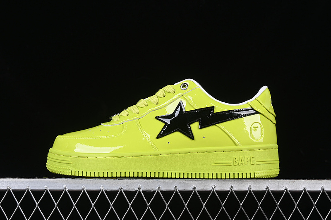 Bape [1K30291302]-[BAPE STA TOKYO YELLOW]-[WOMAN:36-39]-[MAN:40-45], photo 1