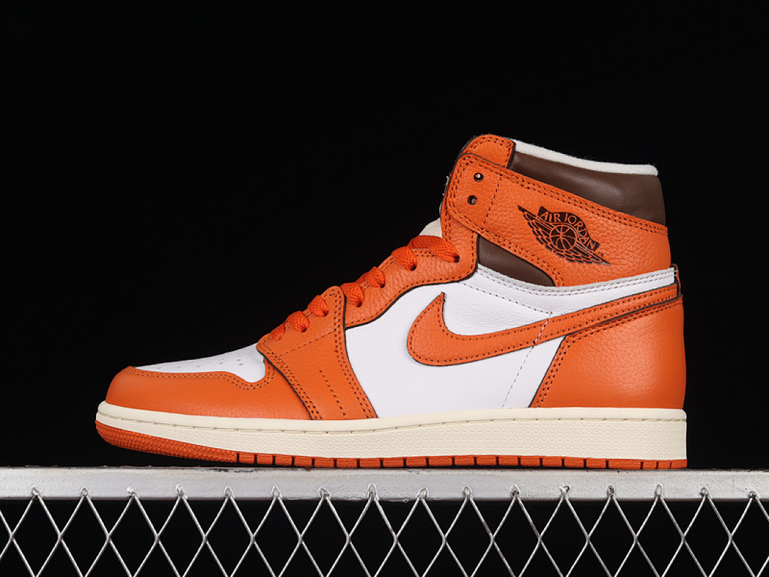 Jordan AIR Jordan 1 HIGH OG WHITE/STARFISH/CACAO WOW/SAIL · DO9369-101, photo 1
