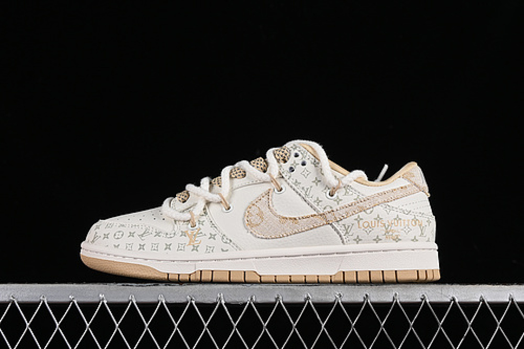 Unbranded [SJ2068-250]-[SB DUNK LOW L*V WHITE/YELLOW]-[WOMAN:36-39]-[MAN:40-45], photo 1