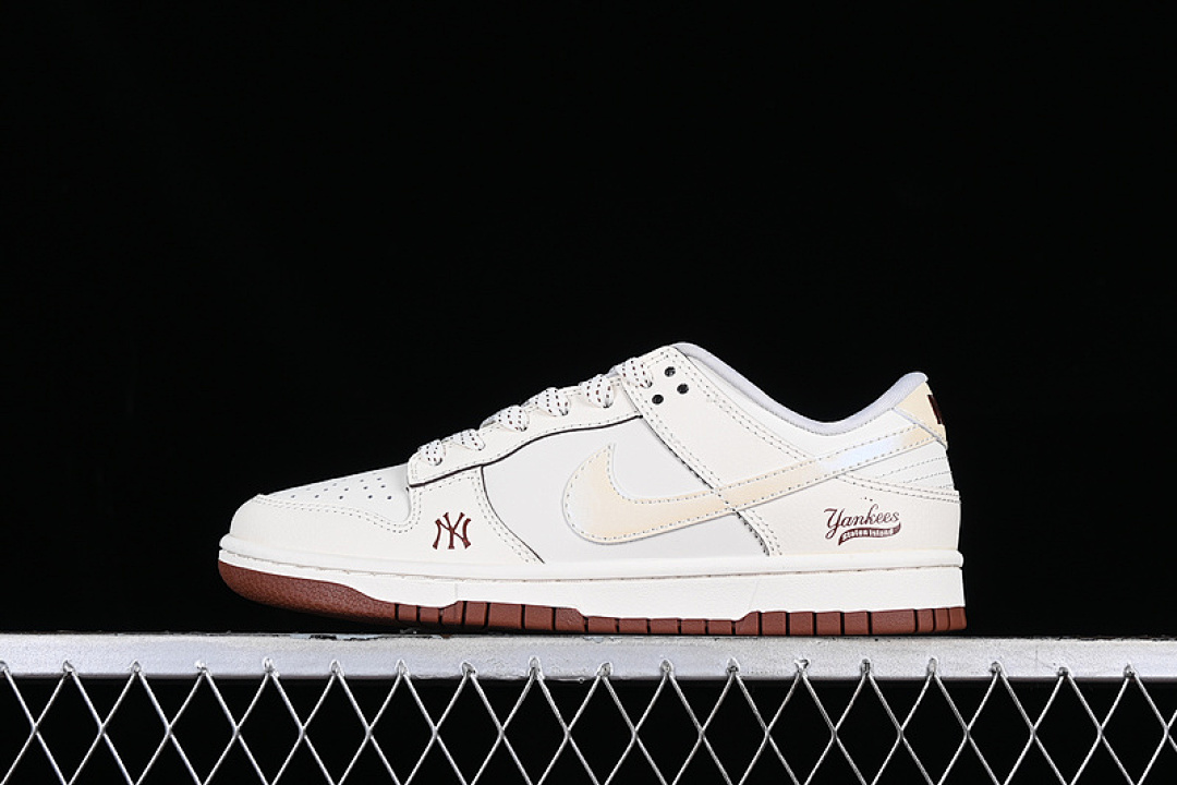 MLB [FC1688-107]-[SB DUNK LOW MLB WHITE/WIN RED]-[WOMAN:36-39]-[MAN:40-45], photo 1