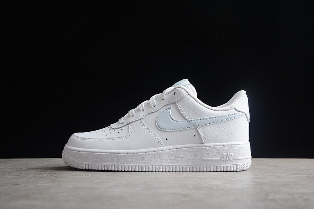 Nike Nike AIR FORCE 1 LOW 07 GS WHITE/WHITE/AURA · CT3839-106, photo 1