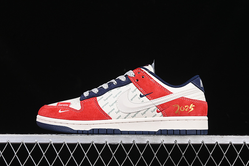Supreme Nike SB DUNK LOW SUPREME WHITE/RED/BLUE · FC1688-209, photo 1