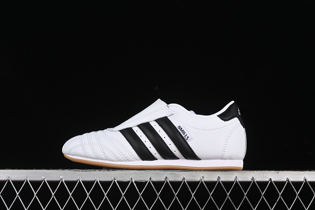 On Running On Running ORIGINALS TAEKWONDO CLOUD WHITE/CORE BLACK/GUM · JQ4774, photo 1