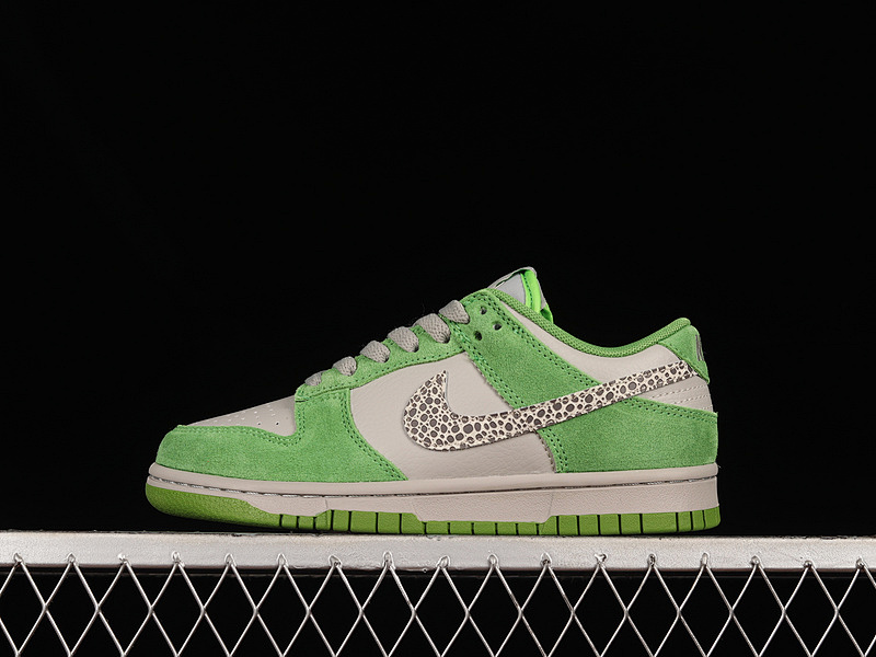 Nike DUNK LOW ASSAFARI SWOOSH CHLOROPHYLL/LIGHT IRON ORE-CAVE STONE · DR0156-300, photo 1
