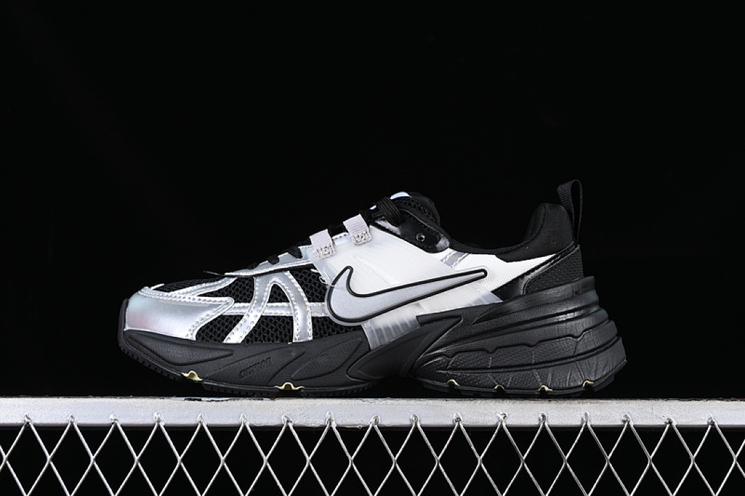 Unbranded [FD0736-100]-[V2K RUNTEKK 3XL WHITE/BLACK/GREY]-[WOMAN:36-39]-[MAN:40-45], photo 1