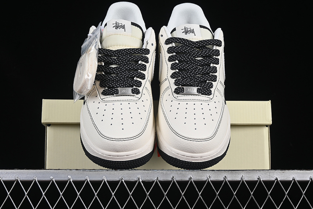Nike [HH7518-040]-[AIR FORCE 1 07 LOW WHITE/SILVER/BLACK]-[WOMAN:36-39]-[MAN:40-45] - Image 13