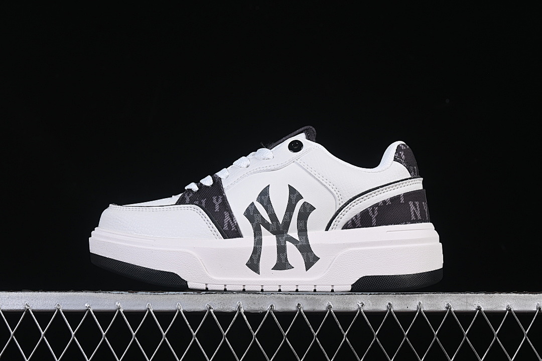 Unbranded [3ASXM056N50BKS]-[CHUNKY LINER POCKET MONOGRAM WHITE/BLACK]-[WOMAN:35-39]-[MAN:40-45], photo 1