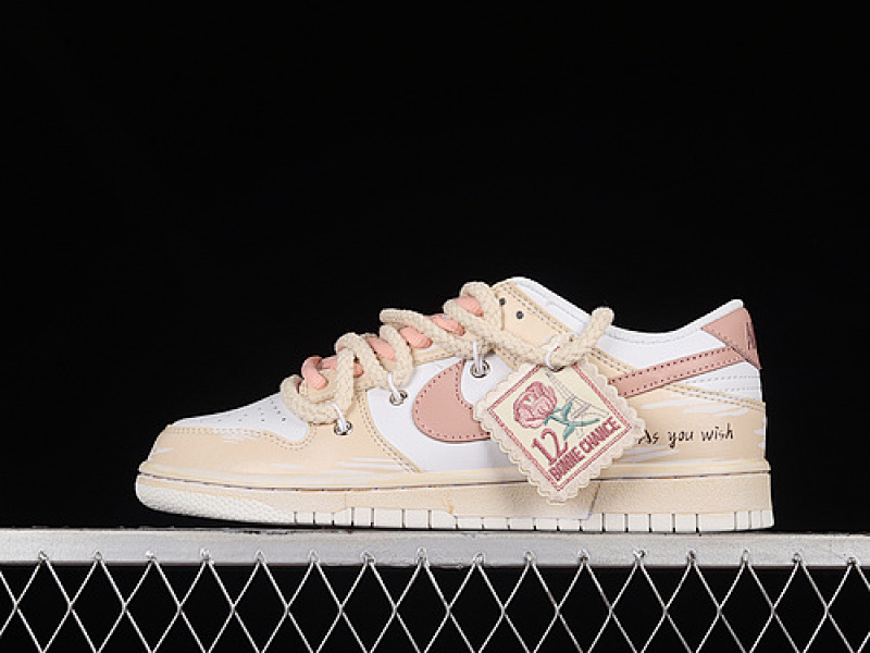 Nike DUNK LOW SB ESS WHITE/METALLIC RED BRONZE · DH9765-100, photo 1