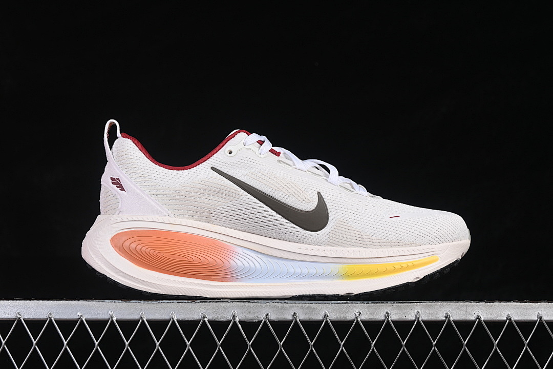 Nike [IQ1131-120]-[VOMERO 18 WHITE/PHANTOM/METALLIC SILVER/SPRUCE FOG]-[WOMAN:36-39]-[MAN:40-46] - Image 16